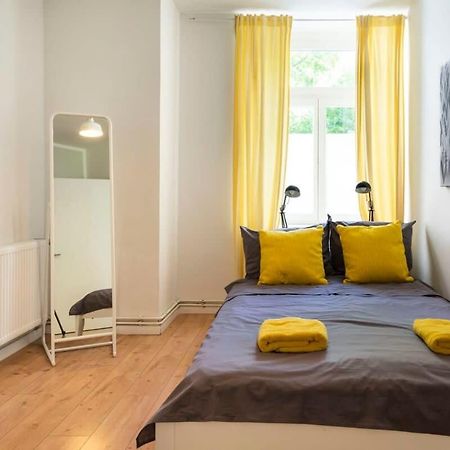 Cosy Two Br Plus Self Checkin Plus Street Parking Берлин Экстерьер фото