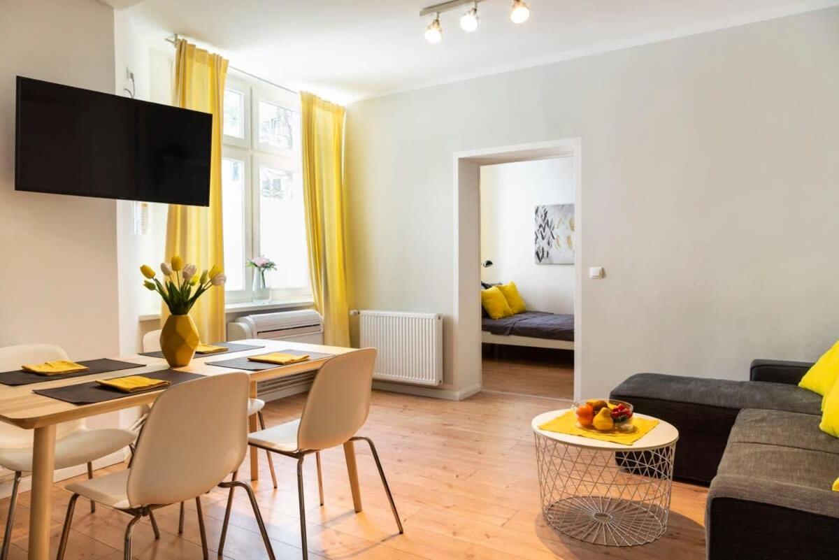 Cosy Two Br Plus Self Checkin Plus Street Parking Берлин Экстерьер фото