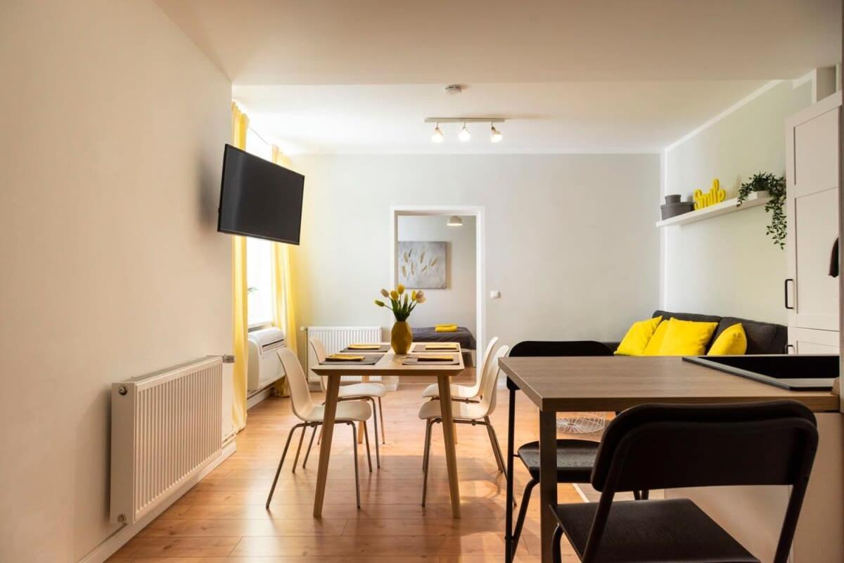 Cosy Two Br Plus Self Checkin Plus Street Parking Берлин Экстерьер фото
