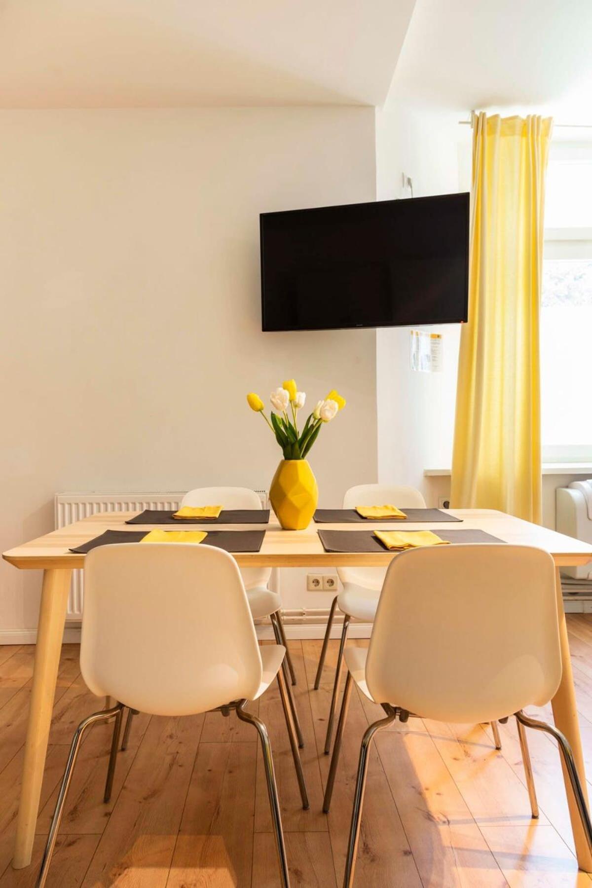 Cosy Two Br Plus Self Checkin Plus Street Parking Берлин Экстерьер фото