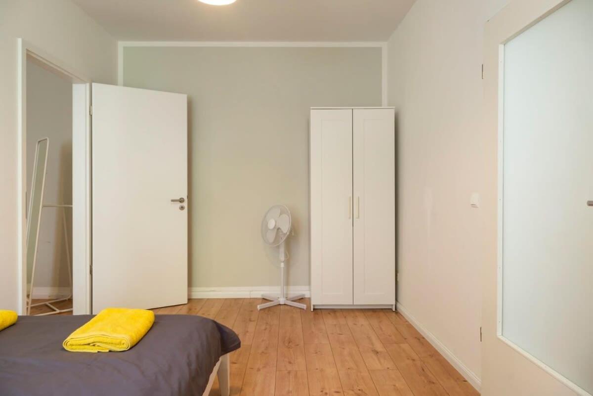 Cosy Two Br Plus Self Checkin Plus Street Parking Берлин Экстерьер фото